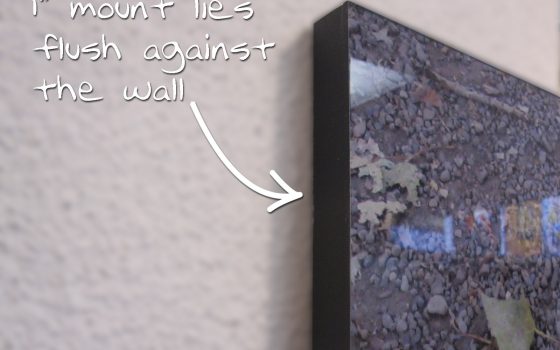 Image shows 1" mount that lies flush against wall.