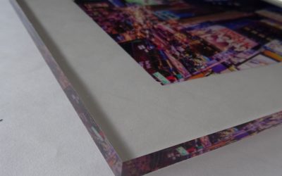 Image shows 3/8" thickness of acrylic print.