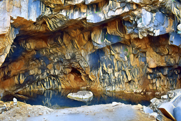 600_bigacrylic_hidden_cave