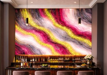 Luxurious-home-bar-with-glowing-onyx-wall-2